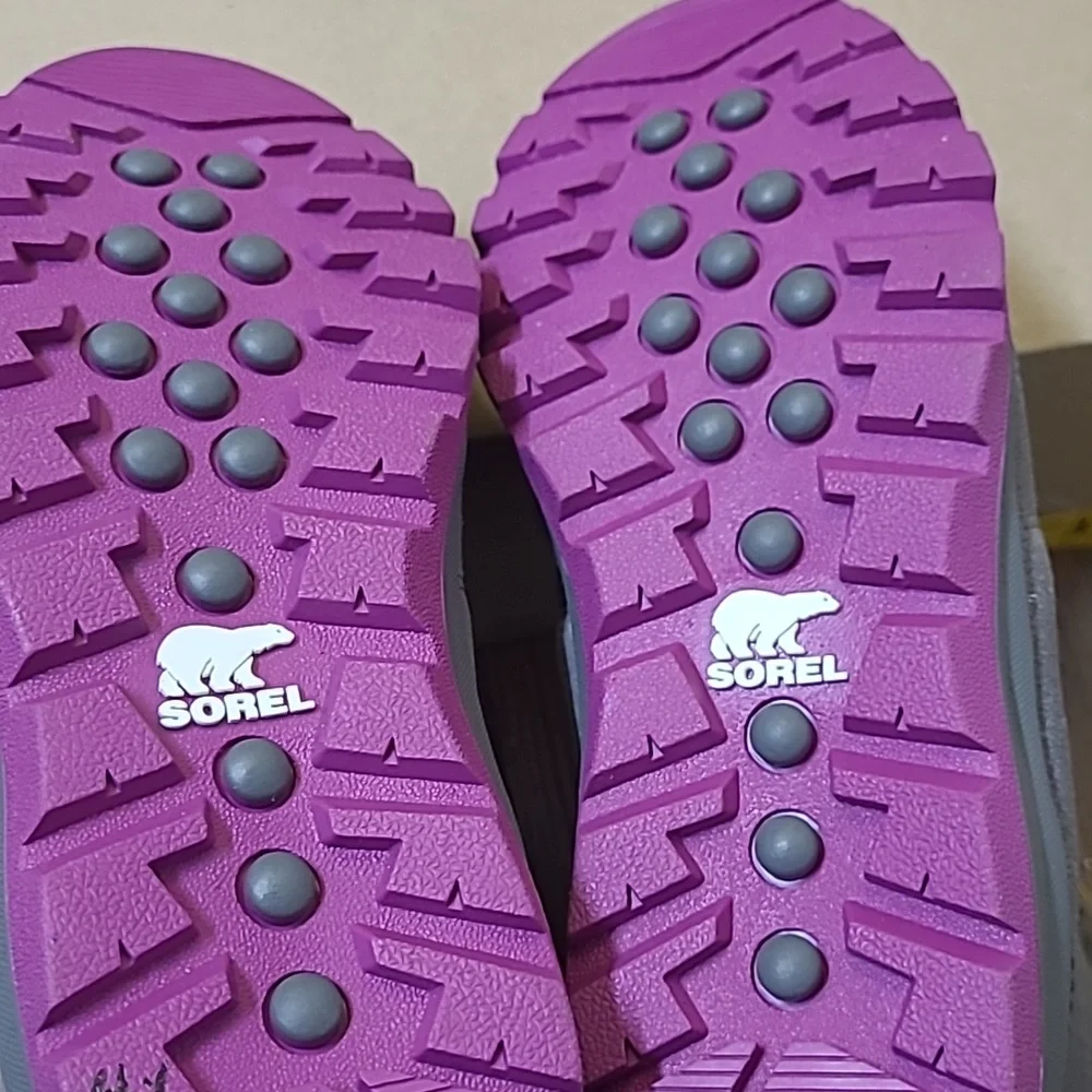 Sorel Gray‎ Suede Winter Boots with Pink Laces for girl zise 1 new no tag